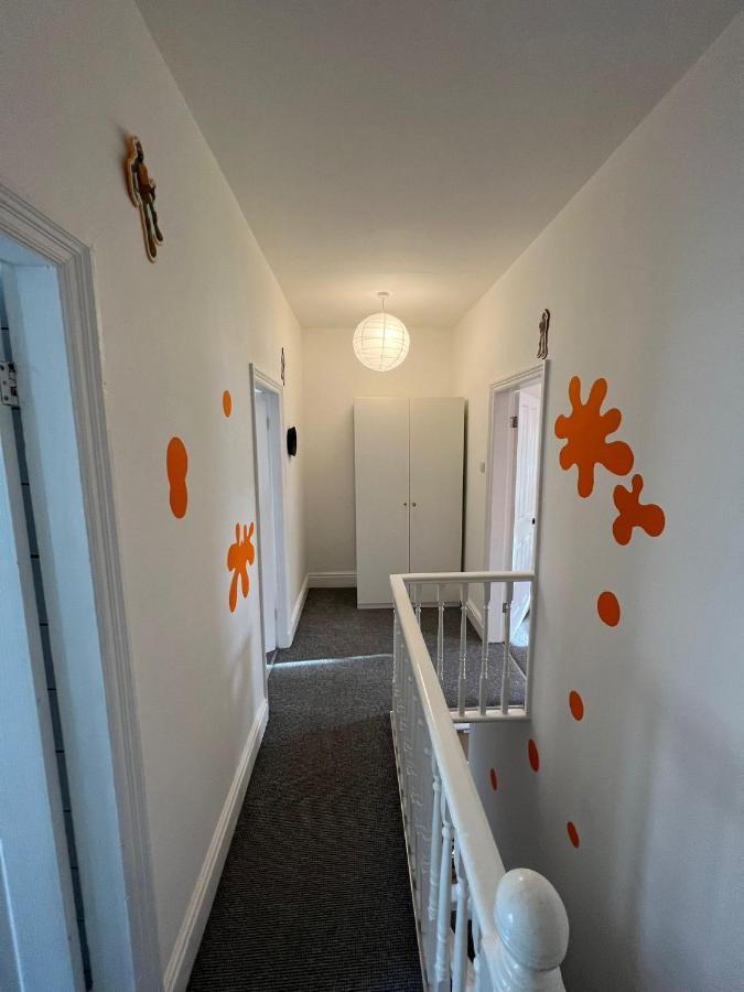 블랙풀 Nickelodeon House Great For Kids 빌라 외부 사진