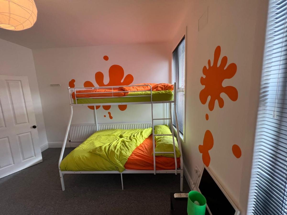블랙풀 Nickelodeon House Great For Kids 빌라 외부 사진