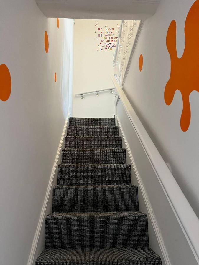 블랙풀 Nickelodeon House Great For Kids 빌라 외부 사진