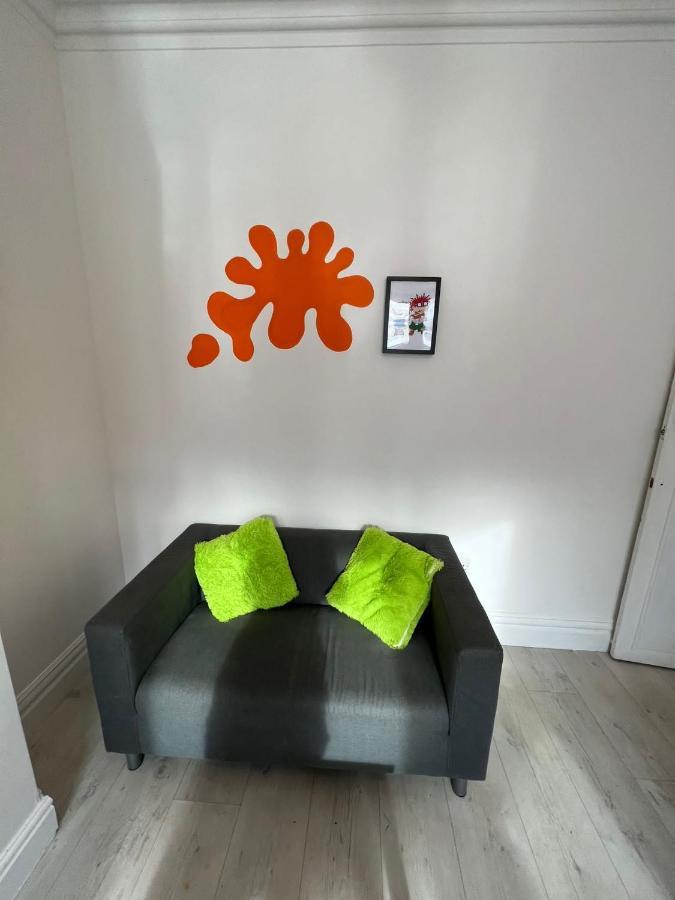 블랙풀 Nickelodeon House Great For Kids 빌라 외부 사진